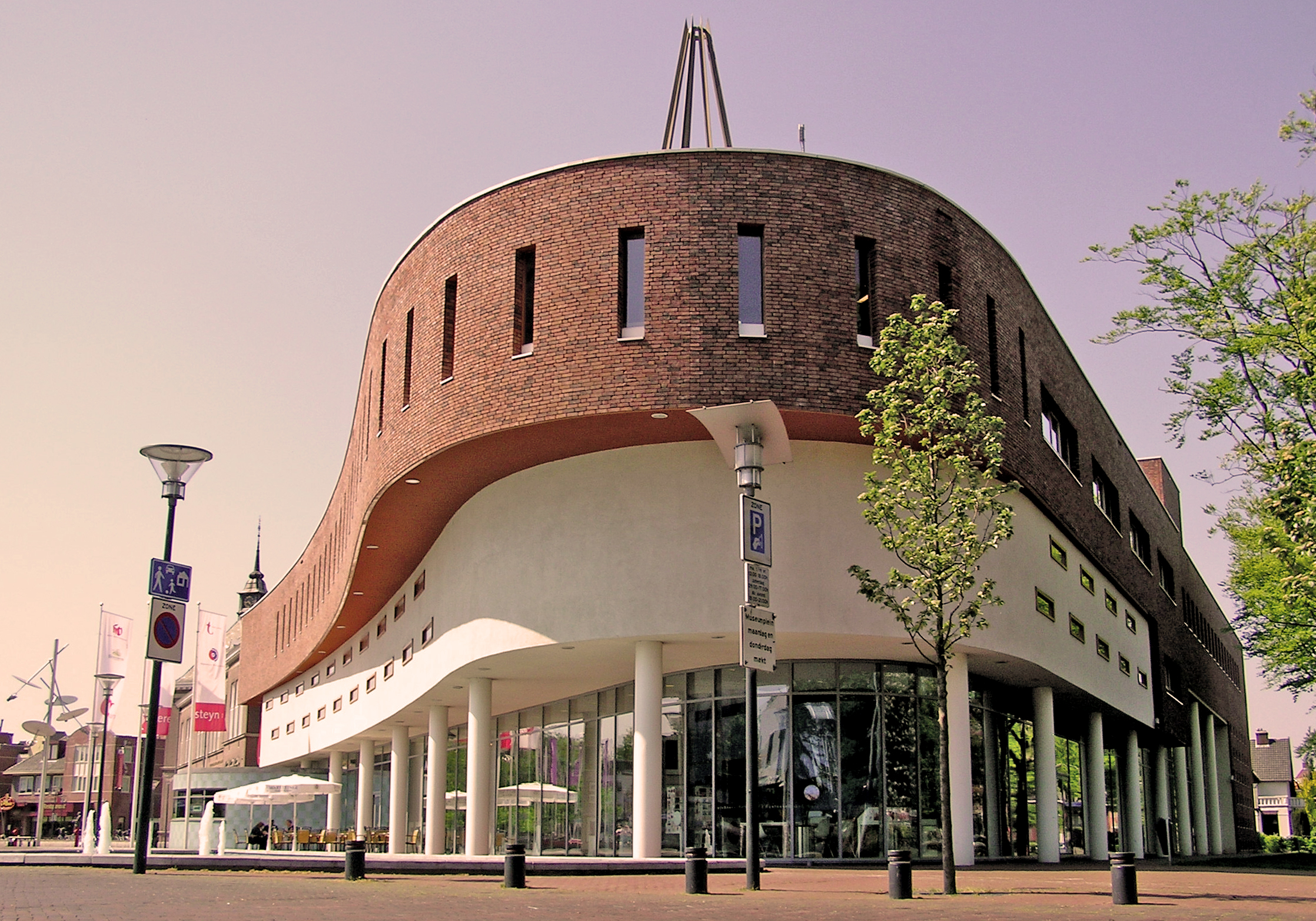 Foto van cultuurcentrum